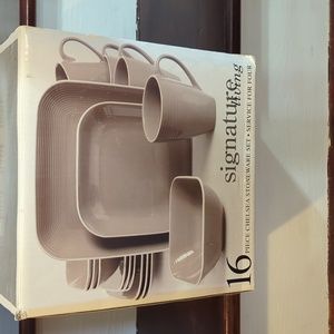 Signature living 16 piece Chelsea stoneware set, service for 4